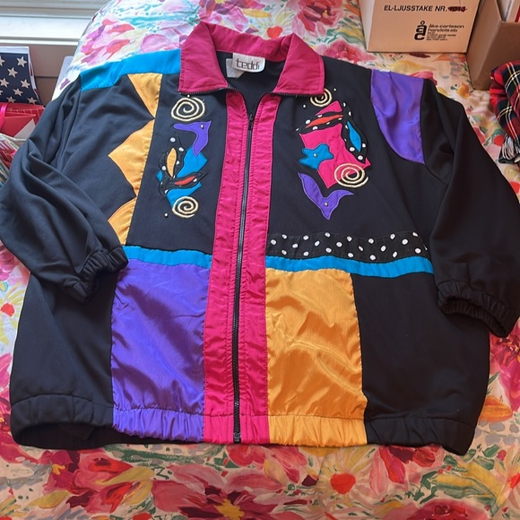 Very 80’s Vintage zip front embellished sweatshirt! - Picture 7 of 8